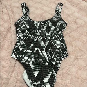 Aerie Large Onepiece NWT
